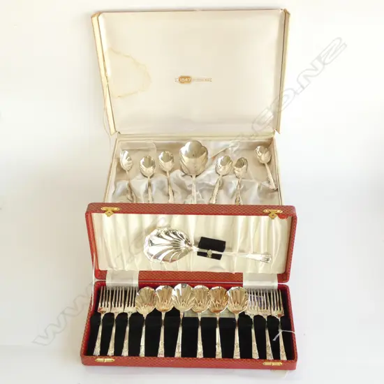 2 BOXED DESSERT SETS EPNS