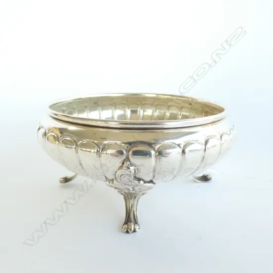 PERUVIAN SILVER FOUR FOOTED BOWL 147gm
