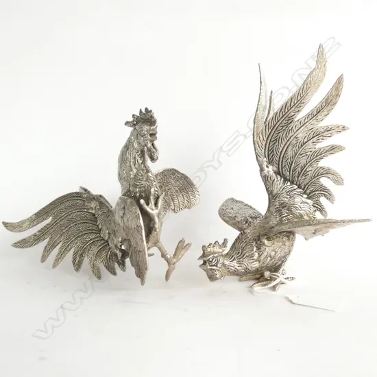 PR S/PLATE FIGHTING COCKERELS TABLE ORNAMENTS 