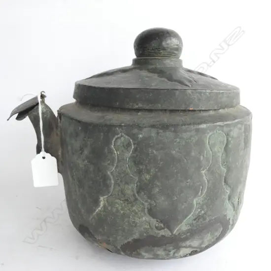 OLD ORIENTAL TIN PLATE WATER JUG WITH LID & SPOUT H. 230MM