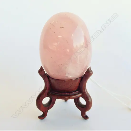 PINK QUARTZ EGG H.55MM ON WOODEN STAND