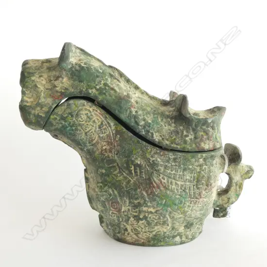 ANCIENT STYLE CHINESE TOMB FIND LIDDED VESSEL