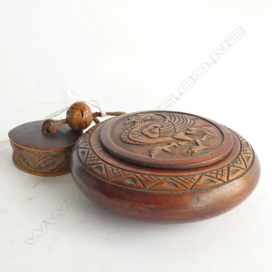 OLD JAPANESE CARVED WOODEN TABACCO BOX & NETSUKE