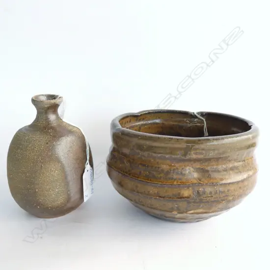 JAPANESE  ANAGAMA TEA BOWL DIA. 155MM + VASE