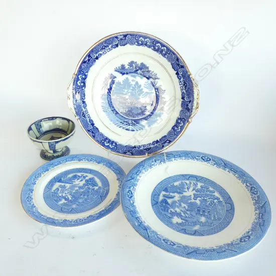 3 B/W PLATES 230MM DIA + MING DYNASTY CUP 