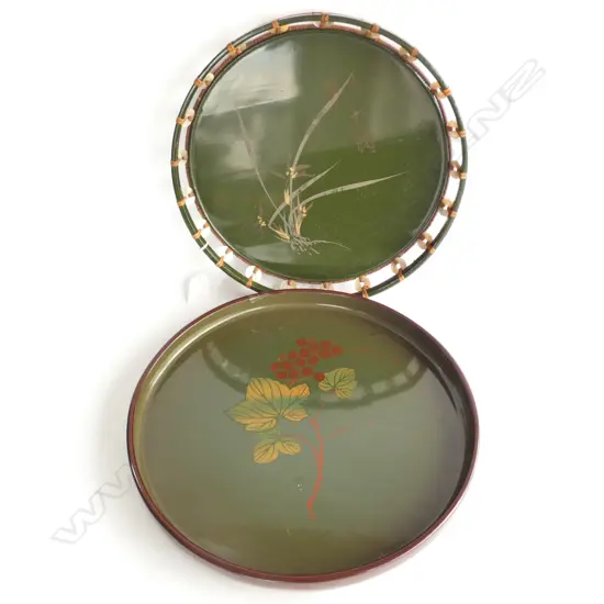 PR LACQUER CEDAR TRAYS, ONE WITH SHELL BORDER LARGEST DIA. 330MM