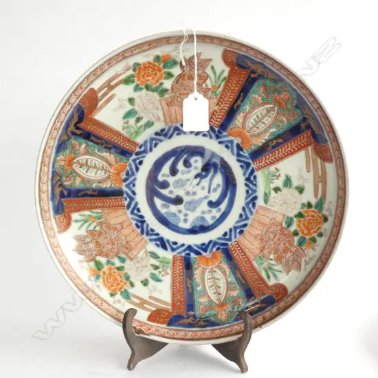 19th CENTURY IMARI PORCELAIN PLATE - Rim chip