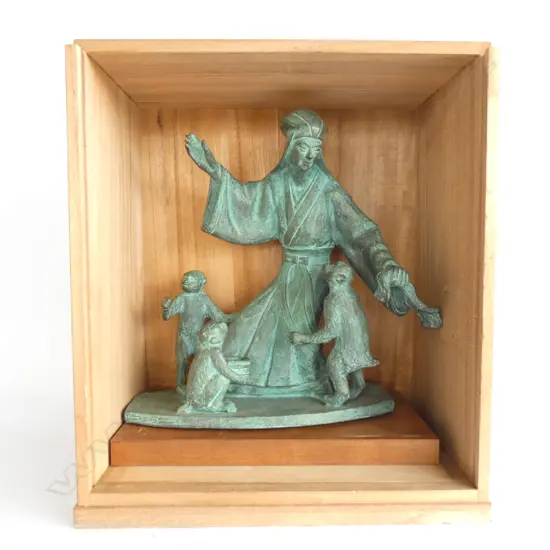 ORIENTAL GREEN BRONZE PATINA FIGURE WITH 3 MONKEY'S  H. 360MM  IN WOODEN DISPLAY BOX 