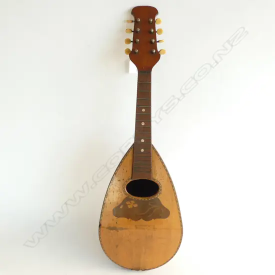 OLD JAPANESE BOWL BACK MANDOLIN. NO STRINGS L. 610MM