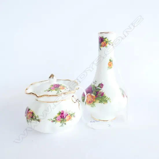 ROYAL ALBERT OLD COUNTRY ROSES LIDDED DOROTHY POT DIA. 75MM  & VASE H. 135MM