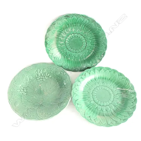 3 WEDGEWOOD MAJOLICA GREEN PLATES 