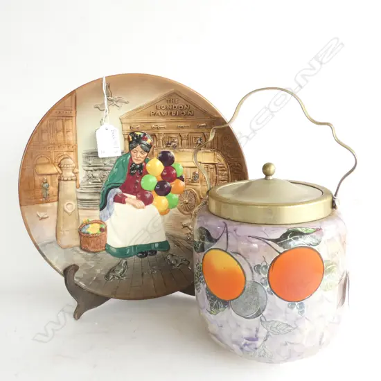 LUSTRE BISCUIT BARREL H. 150MM + R/DOULTON BALLOON SELLER PLATE
