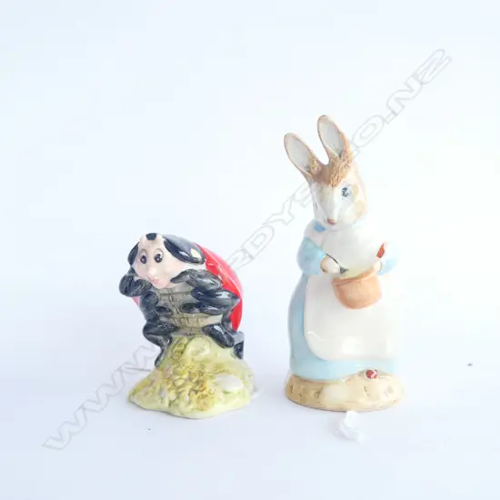 2 X ROYAL ALBERT BEATRIX POTTER FIGURINES - MRS RABBIT COOKING H. 110MM  & MOTHER LADYBIRD H. 65MM
