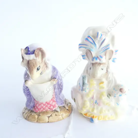 2 X ROYAL ALBERT BEATRIX POTTER FIGUREINES LADY MOUSE & LADY MOUSE MADE A COURTSEY