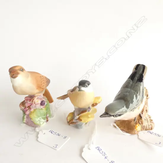 3 BESWICK BIRD FIGURINES MARSH TIT 3336 - NUTHATCH 2413 & NIGHTINGALE 3337