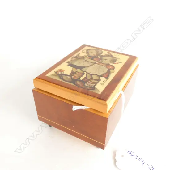 HUMMEL DADDYS GIRLS WOODEN  MUSIC BOX - BLUE DANUBE 75 X 95 X 65MM