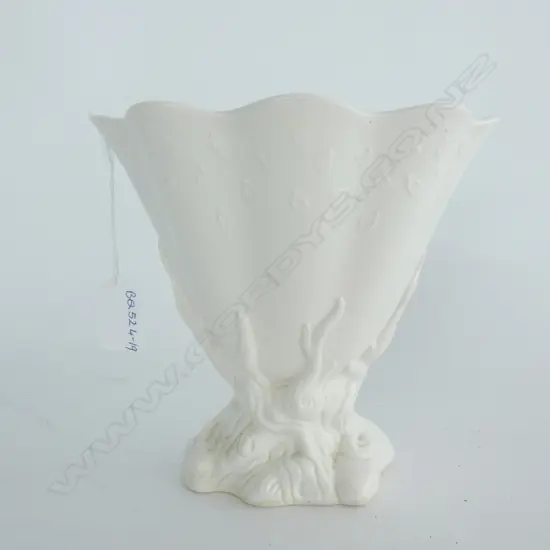 CROWN LYNN WHITE SEA THEME VASE #643 L. 185MM