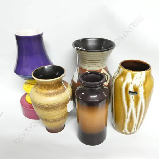 4 MID CENTURY WEST GERMAN POTTERY VASES (TALLEST H. 260MM) + 1 OTHER