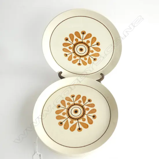 [91AKL] 5 CROWN LYNN PANDORA DINNER PLATES