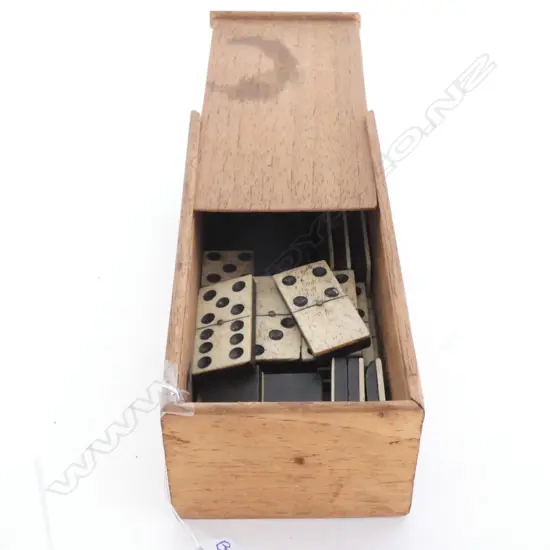 SET BONE & EBONY DOMINO'S IN WOODEN BOX