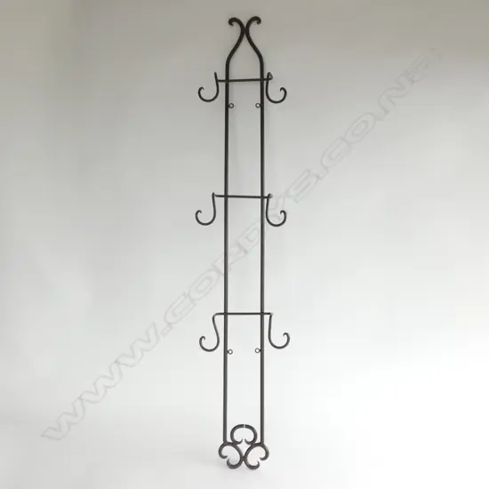 WALL MOUNTED PLATE OR BOOK RACK