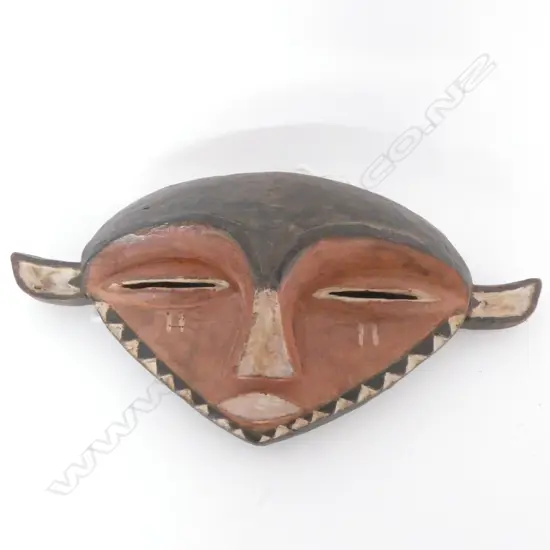 CARVED WOODEN PENDE MASK CONGO W. 415MM