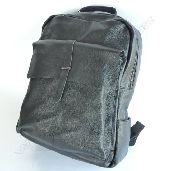 MODERN BLACK LEATHER BACKPACK