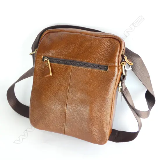 MODERN BROWN LEATHER COSS BODY BAG