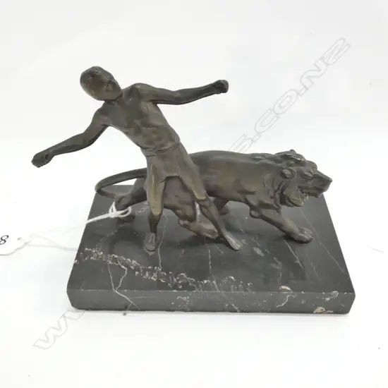 BRONZE ANDROCLES & THE LION ON MARBLE BASE L. 140MM