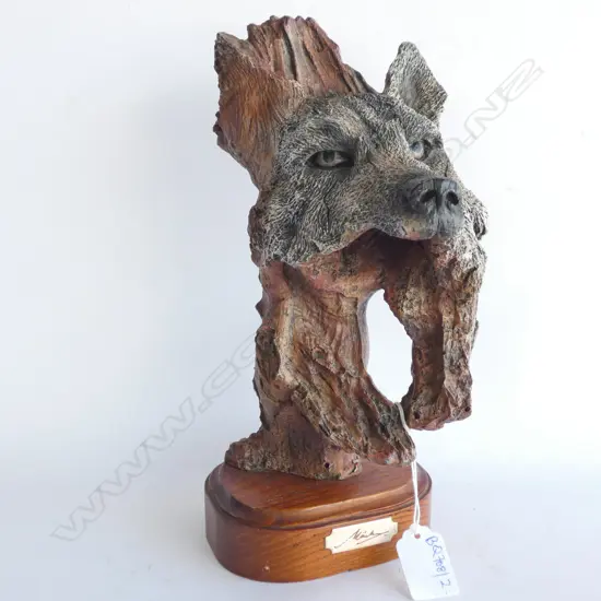 RESIN WOLF HEAD H. 280MM
