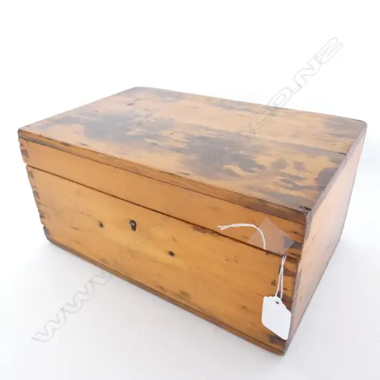 TUNBRIDGE WARE SMALL BOX - SOME DAMAGE 300 X 195 X 140MM