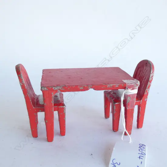 FUN HO 100/101 TABLE & 2 CHAIRS