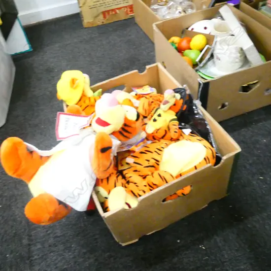 BOX LOT TIGER SOFT TOYS 