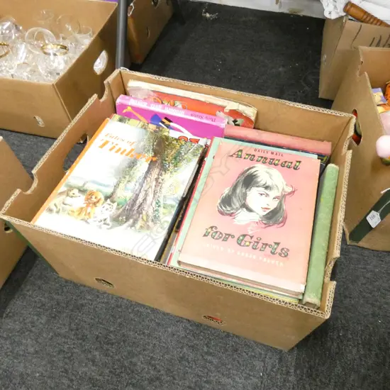 BOX LOT VINTAGE ANNUALS  