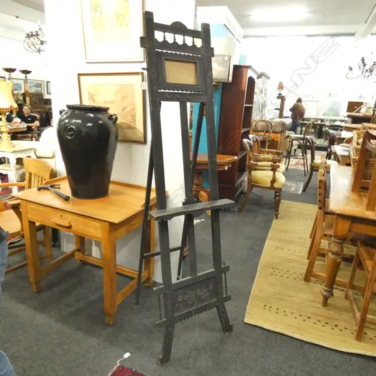 ARTS AND CRAFTS ARTIST'S EASEL 