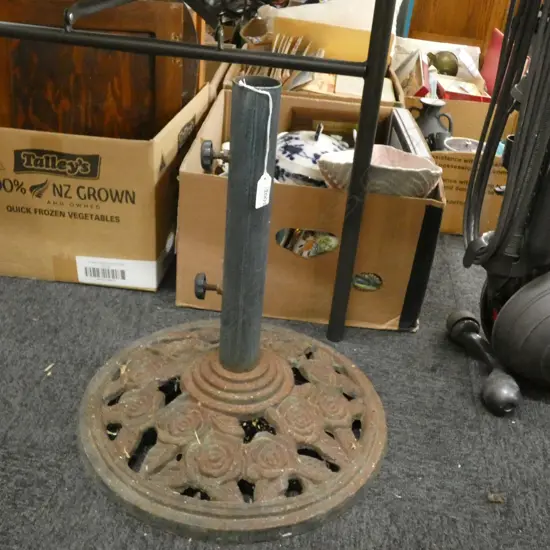 CAST IRON UMBRELLA STAND