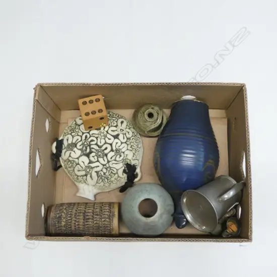 BOX LOT NZ STUDIO POTTERY ETC 