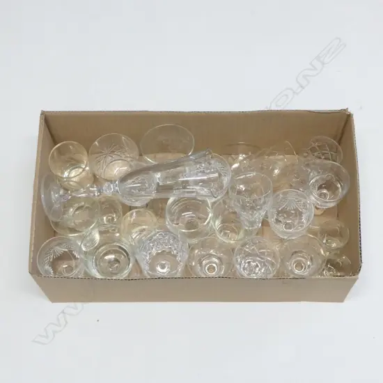 BOX LOT ASST. SMALL CRYSTAL GLASSES SHERRY, PORT ETC