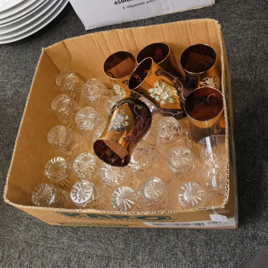 BOX CRYSTAL TUMBLERS WITH PAINTED GLASSES 