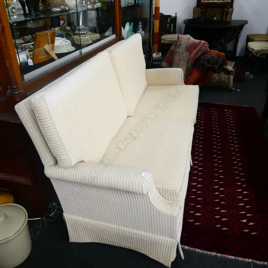 WHITE SOFA L. 1770MM