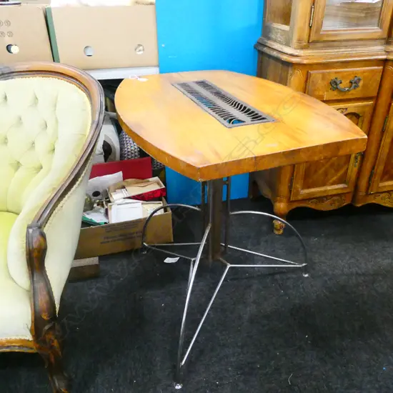 METAL AND WOOD TABLE H. 760MM