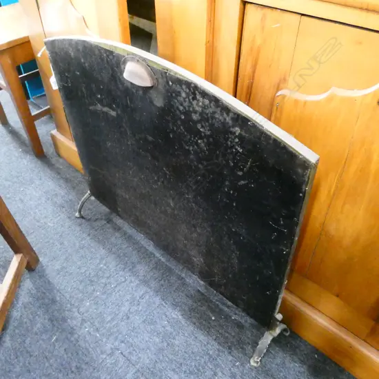 METAL FIRESCREEN W. 740MM