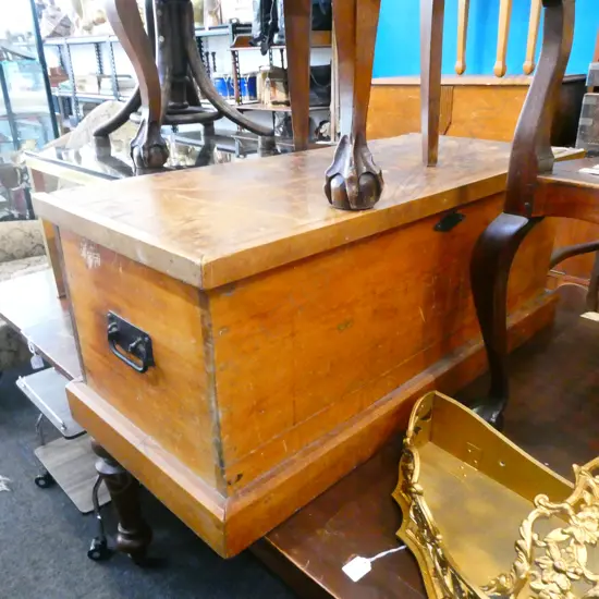KAURI CARPENTERS CHEST 