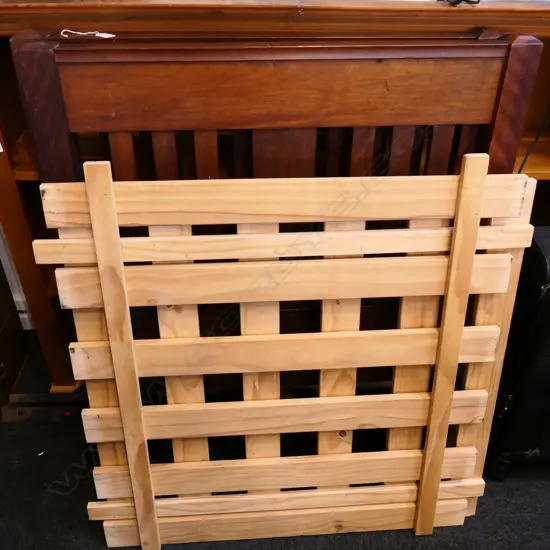 OAK BEDENDS AND BASE WITH RAILS