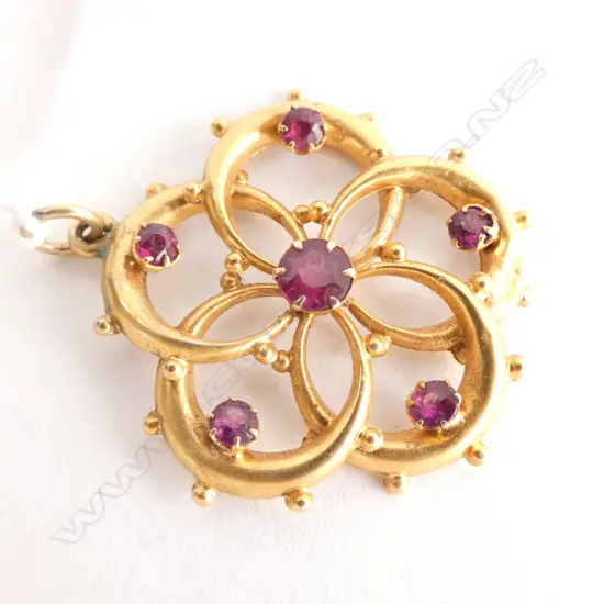 9CT GOLD AND ALMONDINE GARNET PENDANT 2.30gm SMALL FAULTS