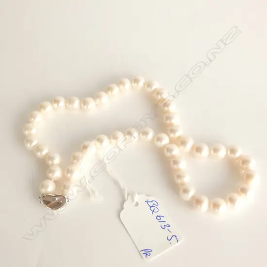 LGE UNIFORM FRESH WATER PEARL NECKLACE SILVER HEART CLASP