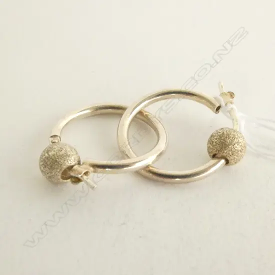 STG SILVER HOOP EARRINGS WITH BALL DIA. 18MM