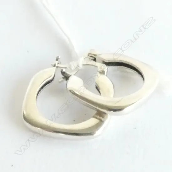 SILVER ANGULAR HOOP EARRINGS 4gms