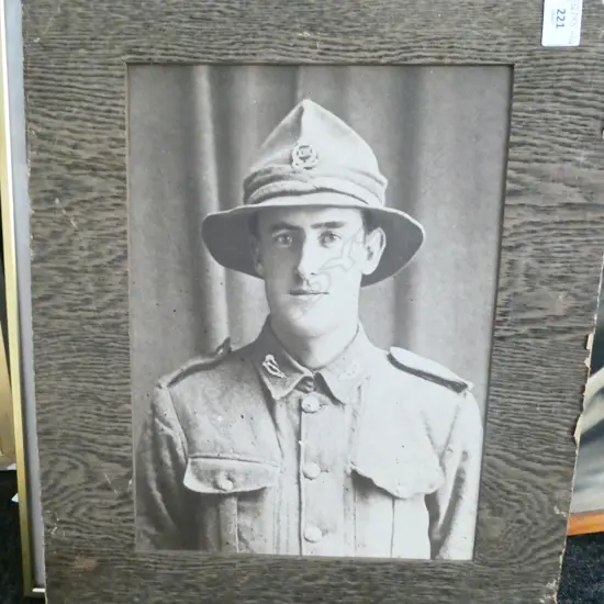 PHOTOGRAPH OF A WW1 NZ SOLDIER OF THE 13TH BATTALION NORTH CANTERBURY & WESTLAND REGIMENT H510MM