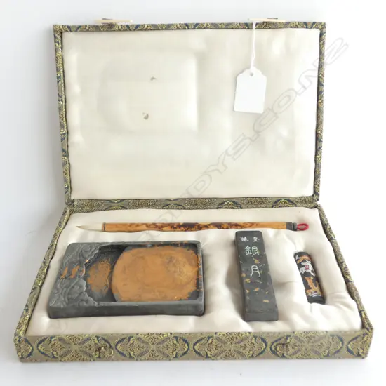 CALLIGRAPHY SET IN BOX